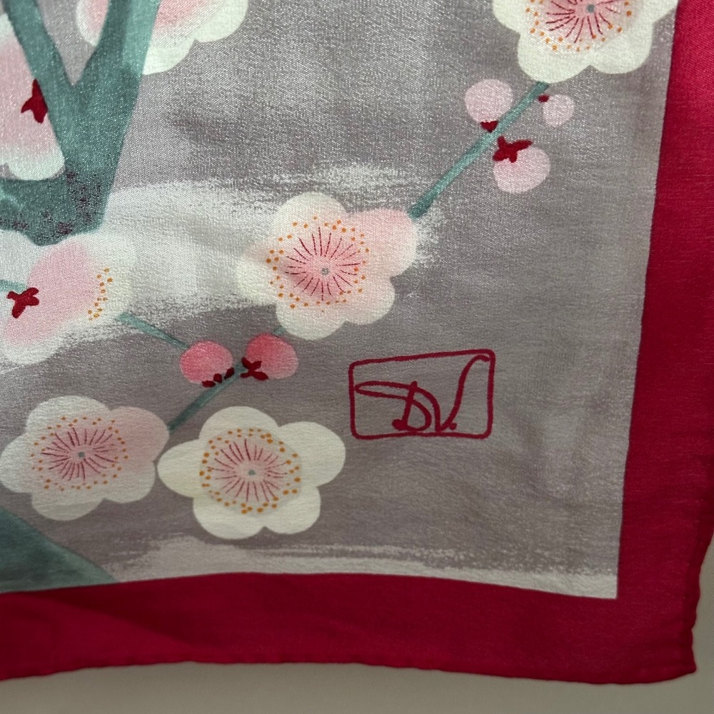 DV Signature Cherry Blossom Silk Square Scarf Gray Pink Floral 34.5in - Picture 2 of 5
